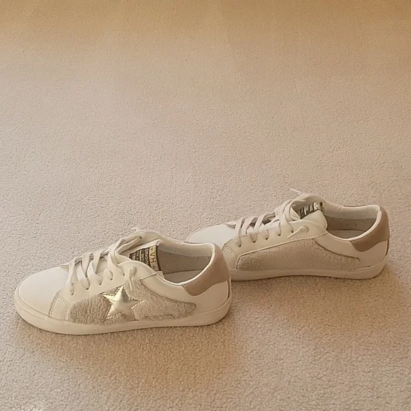 Vintage Havana sneakers. - Picture 2 of 6